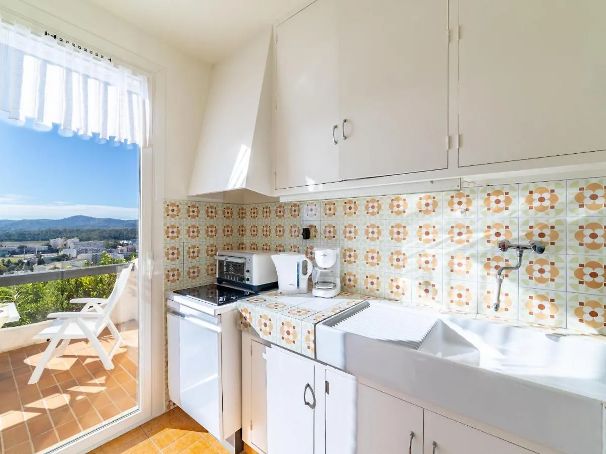 Apartment Les Bougainvillees By Interhome Le Lavandou