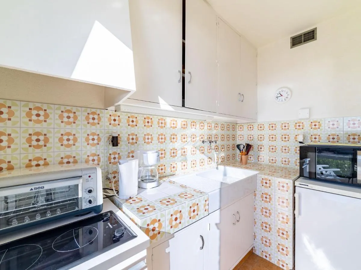 Apartment Les Bougainvillees By Interhome Le Lavandou