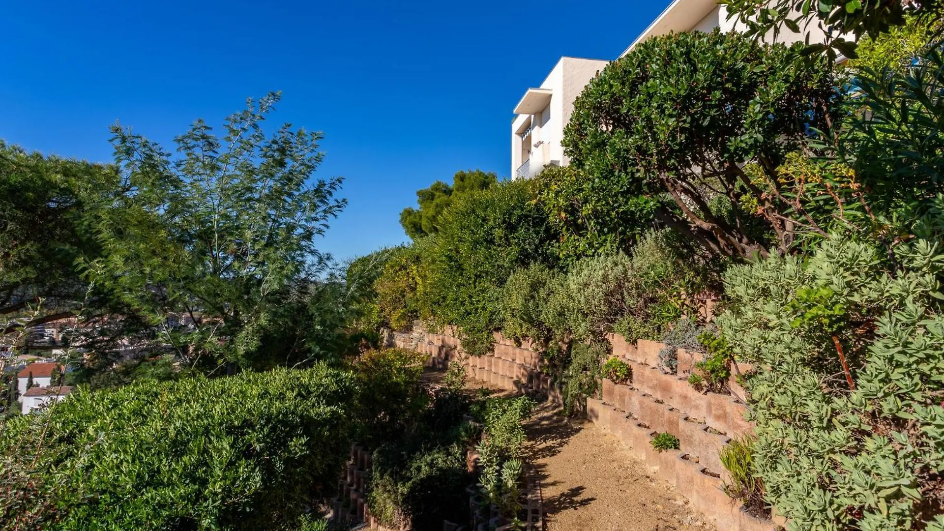 Apartment Les Bougainvillees By Interhome Le Lavandou