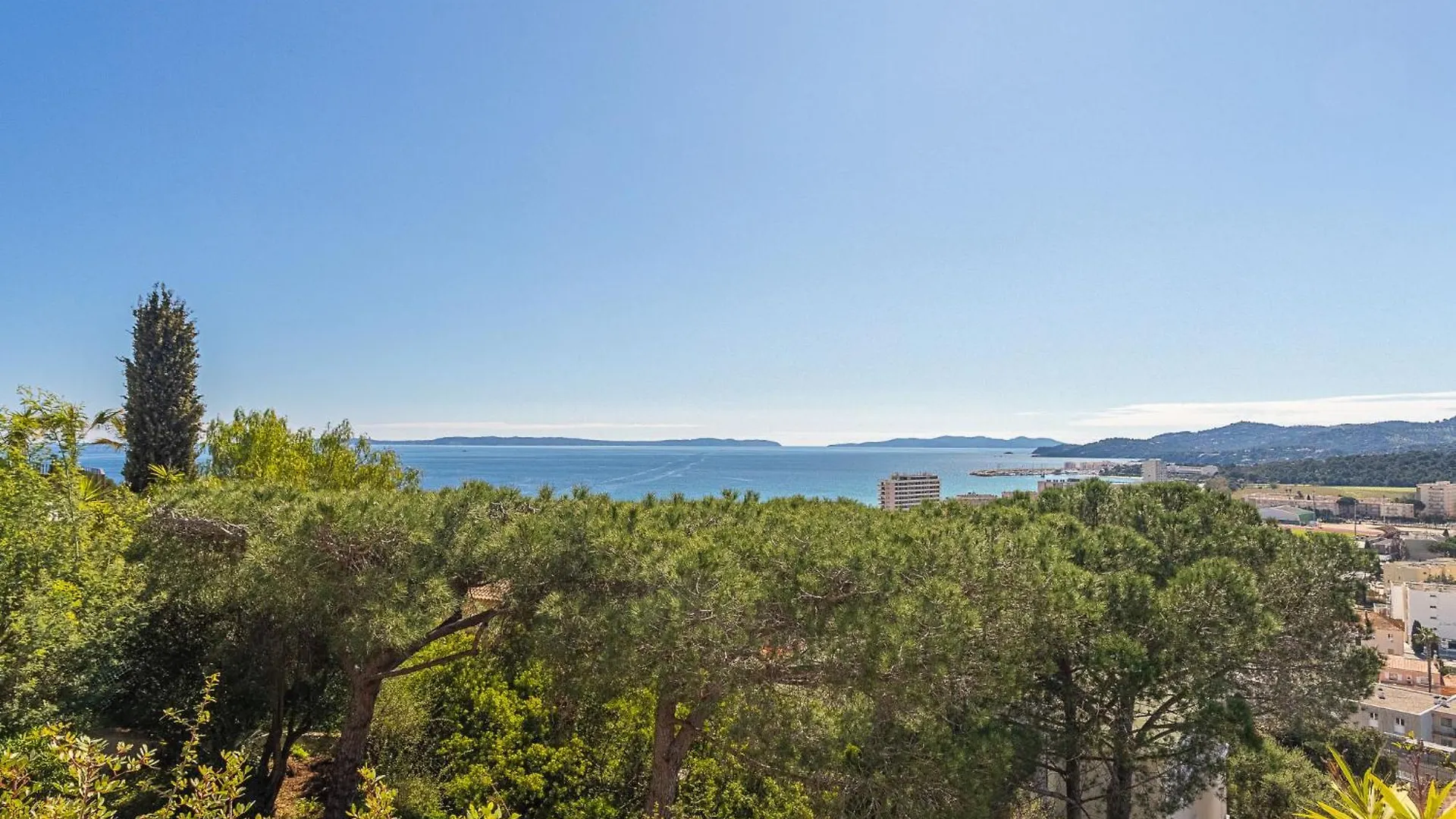 Apartment Les Bougainvillees By Interhome Le Lavandou