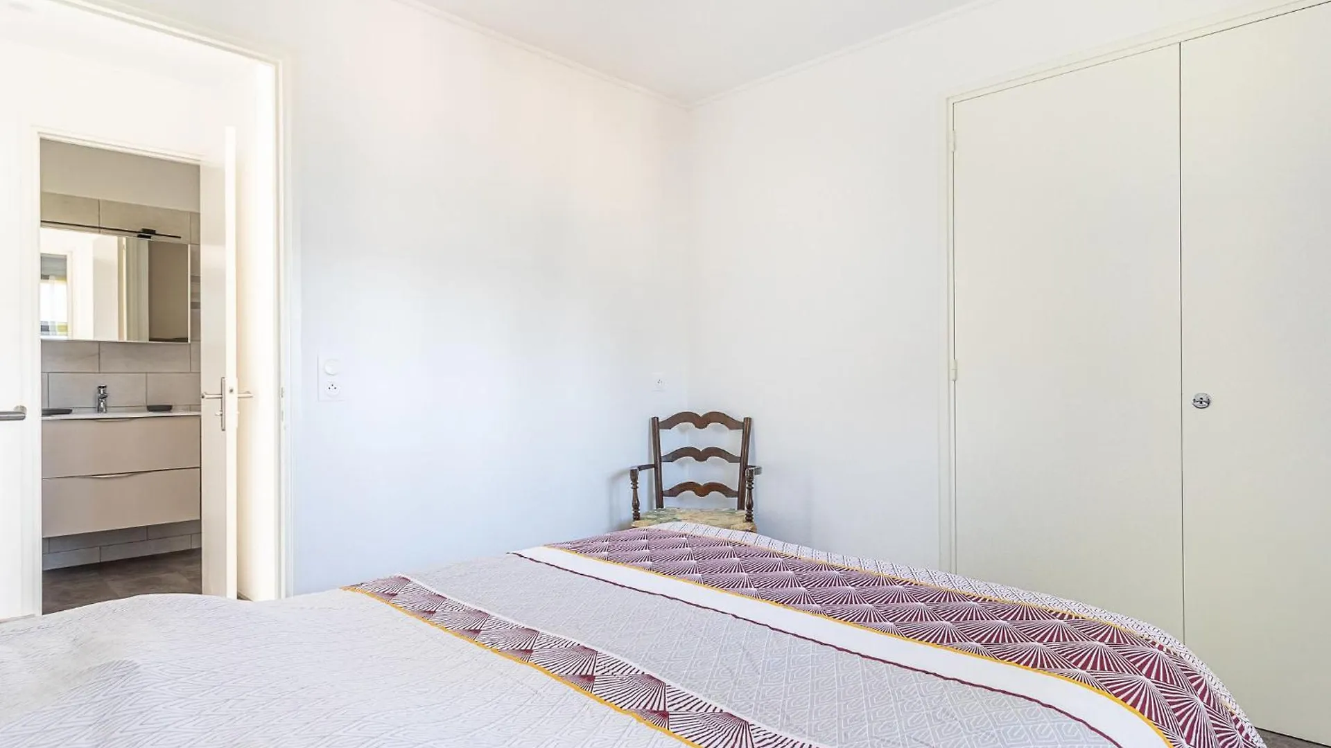 Apartment Les Bougainvillees By Interhome Le Lavandou