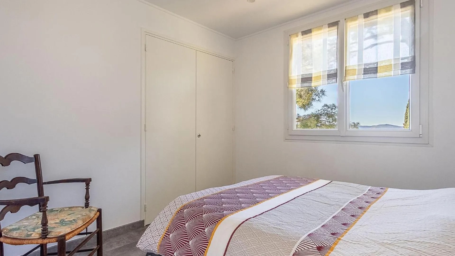 Apartment Les Bougainvillees By Interhome Le Lavandou