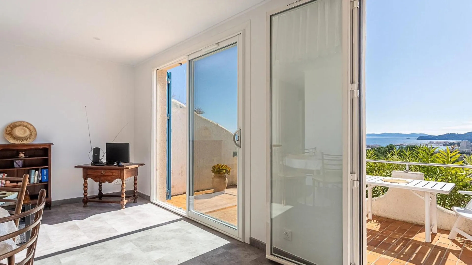 Apartment Les Bougainvillees By Interhome Le Lavandou France