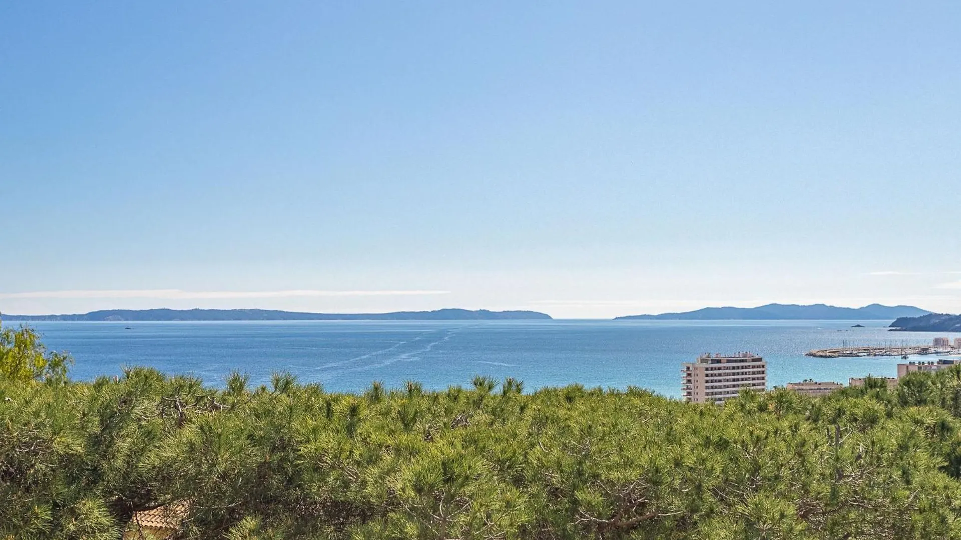 Apartment Les Bougainvillees By Interhome Le Lavandou