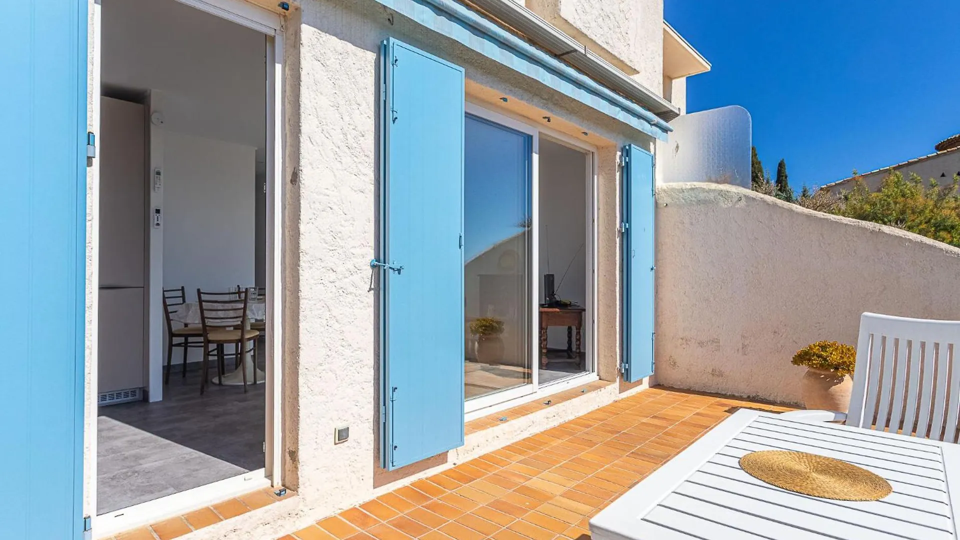 Apartment Les Bougainvillees By Interhome Le Lavandou France